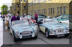 Gents_start_your_engines.JPG (69080 bytes)